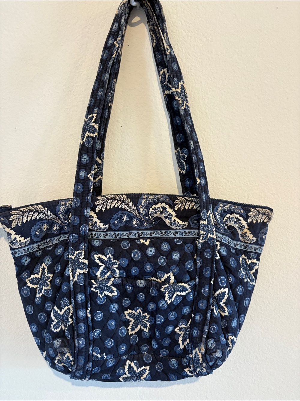 Vera Bradley Villagersmall tote bag  blue paisley quilted pattern